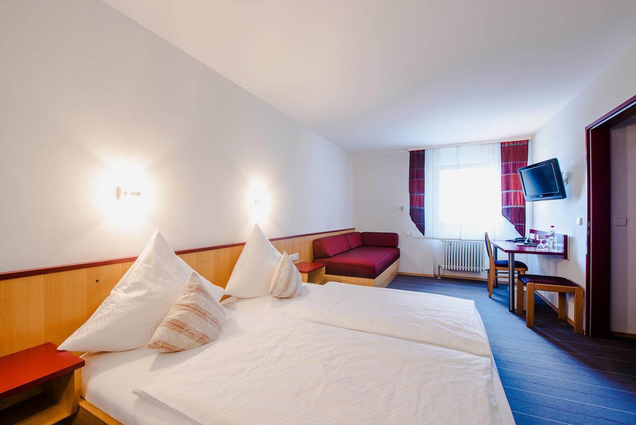 Hotel Gasthof Zum Roessle Altenstadt  Luaran gambar