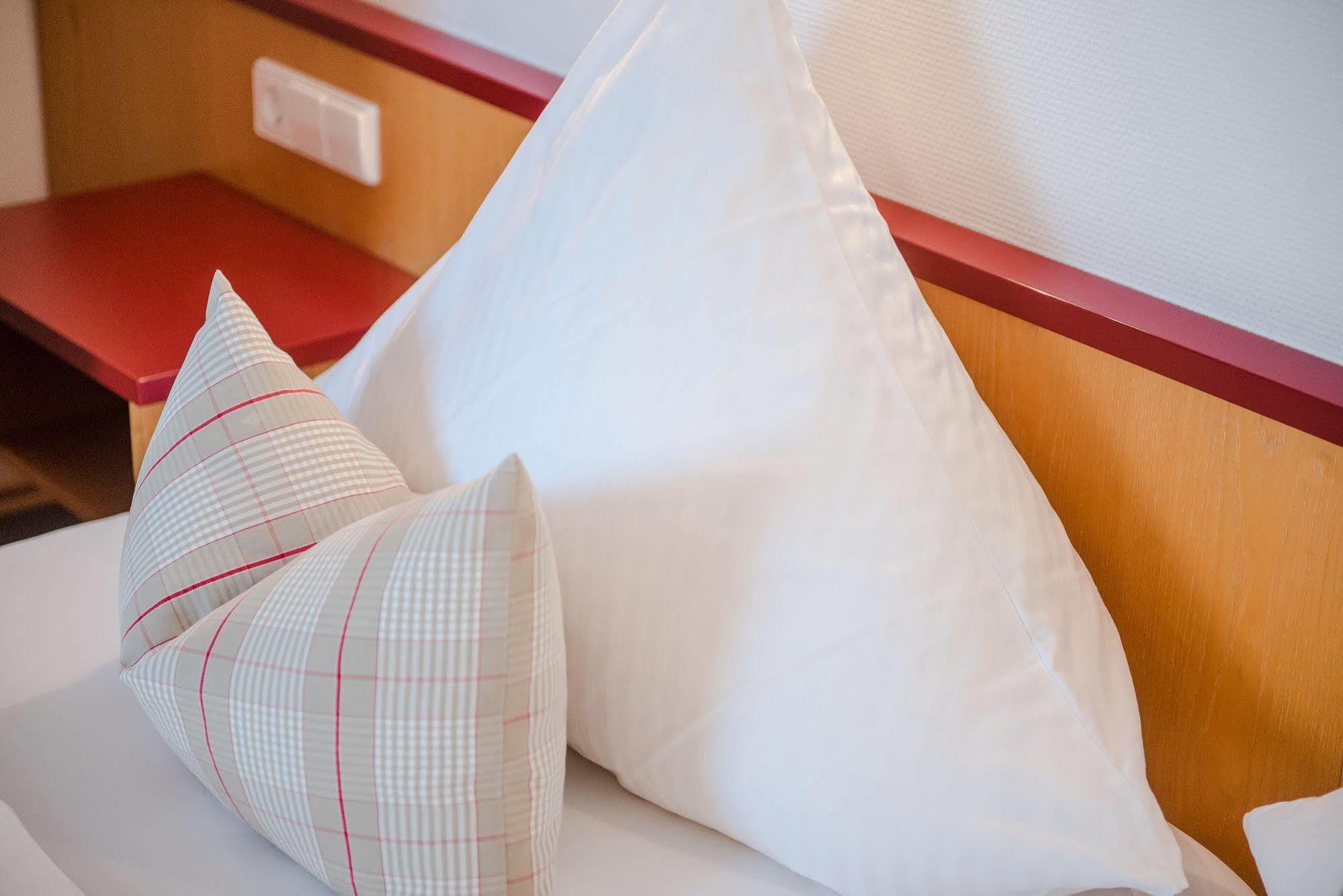Hotel Gasthof Zum Roessle Altenstadt  Luaran gambar